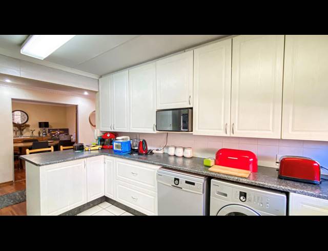 3 BEDROOM CLUSTER FOR SALE IN FERNDALE